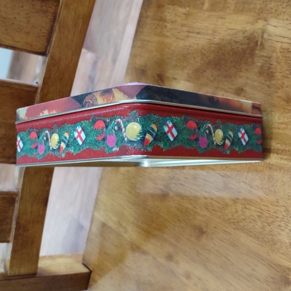 🎅Little Debbie Christmas 2000 tin🎄🤶 - Picture 2 of 4